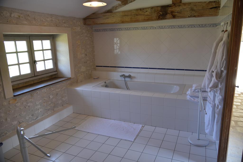 Chateau De Theon Hotel Cozes Buitenkant foto